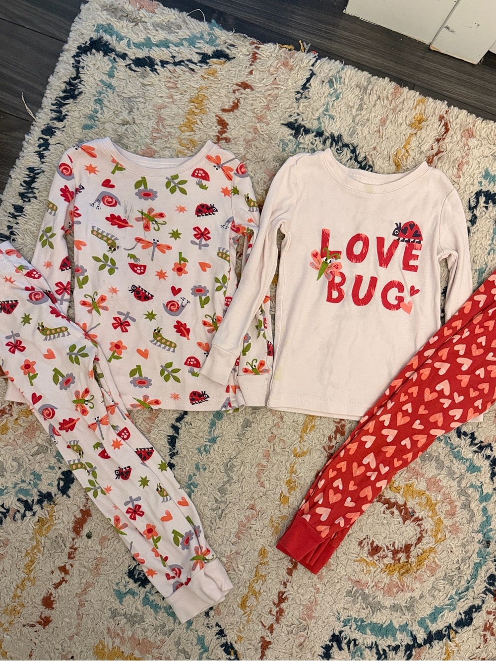✨5/$25✨Old Navy Kids 'Love Bug' Pajama Set - White & Red